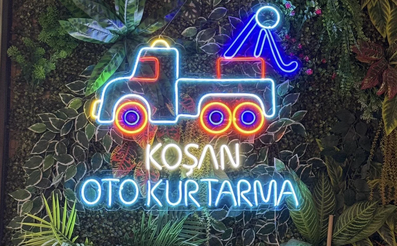 Kırıkkale kaza yapan aracı kurtaran vinçli çekici